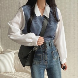 페이크카라 배색 니트 블라우스