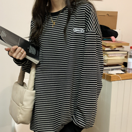 스트라이프 패치 티셔츠