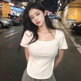 보들 스퀘어넥 밑단 트임 반팔티셔츠 DK-0418