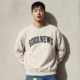 남자 굿뉴스 레터링 오버핏 맨투맨 데일리룩