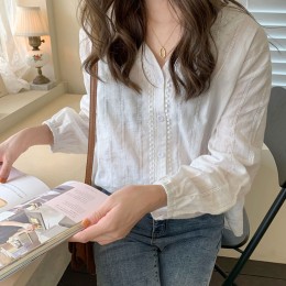 브이넥 펀칭 세로줄 블라우스 LM-0683