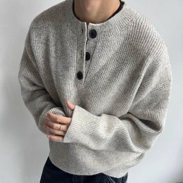 남성 라운드넥 버튼 니트