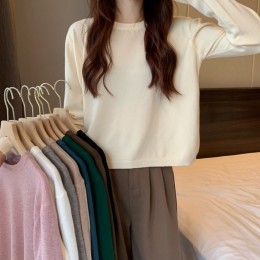 여성 라운드넥 크롭 니트탑