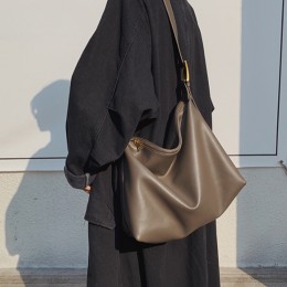 사각 레더 빅 솔더 크로스백