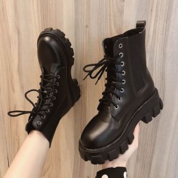 데일리 레이스업 통굽 워커부츠