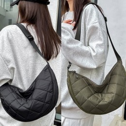 빈드류 누빔 반달 크로스백 SD-250506