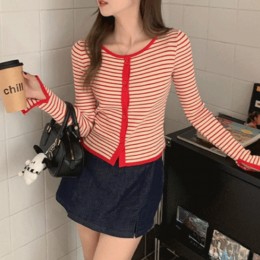 레드팝 스트라이프 버튼 니트 SNY-0024