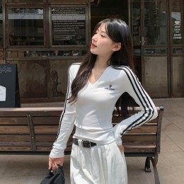 스트라이프 엣지 브이넥 티 UC-0194