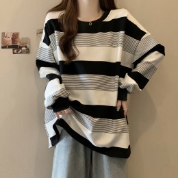 데일리 루즈 스트라이프 맨투맨 UC-0198